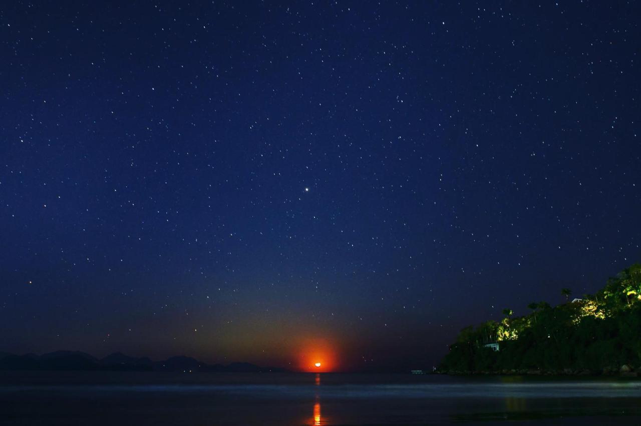 Apartamento Ubatuba Vista Para O Mar E Pe Na Areia - Praia Das Toninhas Buitenkant foto